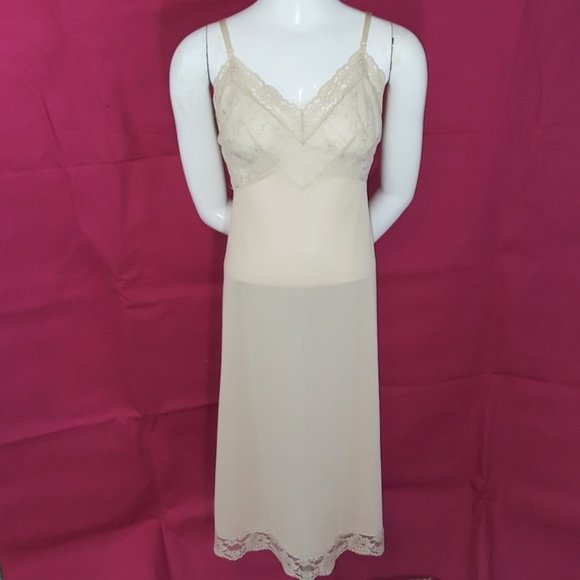 Vanity Fair Other - Embroidered Lace Vintage Vanity Fair Beige Slip 36